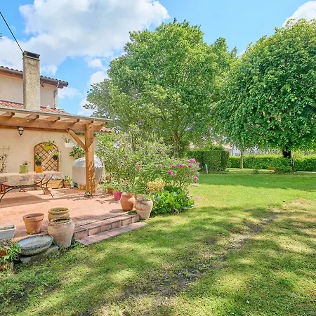 Vakantiehuis Maison T3 Avec Cheminee Pour 4 Personnes, Animaux Admis A - Fr-1-841-29